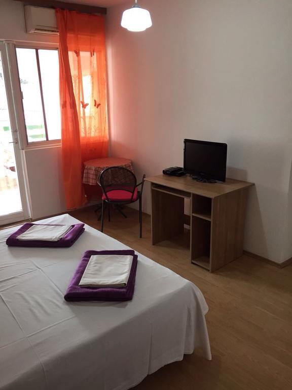 Crveno Zlato Hotel Biograd Na Moru Eksteriør billede