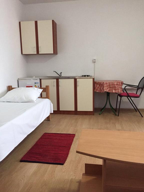 Crveno Zlato Hotel Biograd Na Moru Eksteriør billede