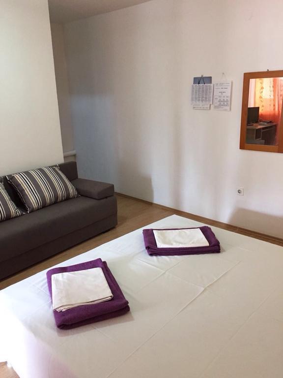 Crveno Zlato Hotel Biograd Na Moru Eksteriør billede