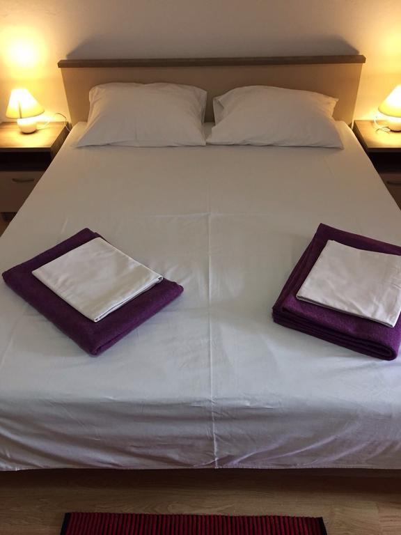 Crveno Zlato Hotel Biograd Na Moru Eksteriør billede