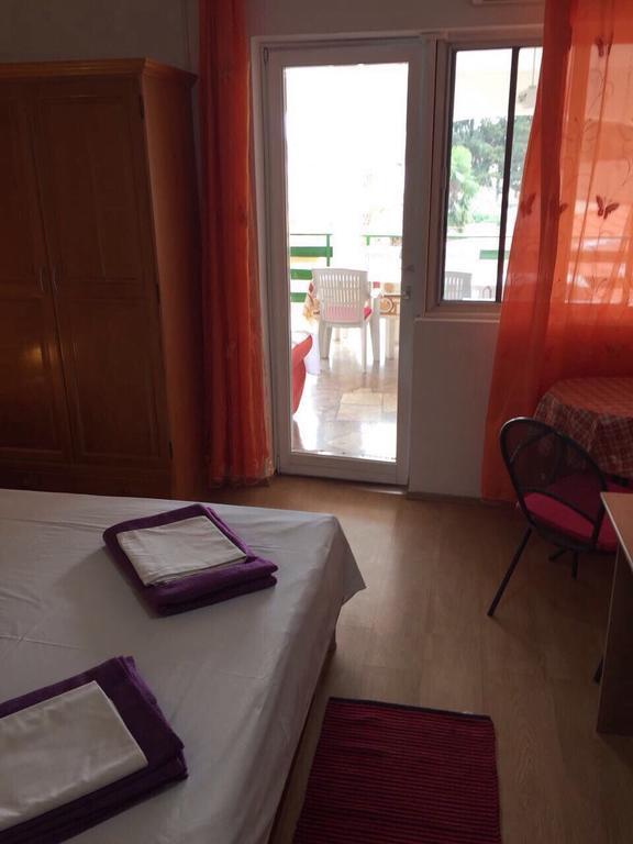 Crveno Zlato Hotel Biograd Na Moru Eksteriør billede