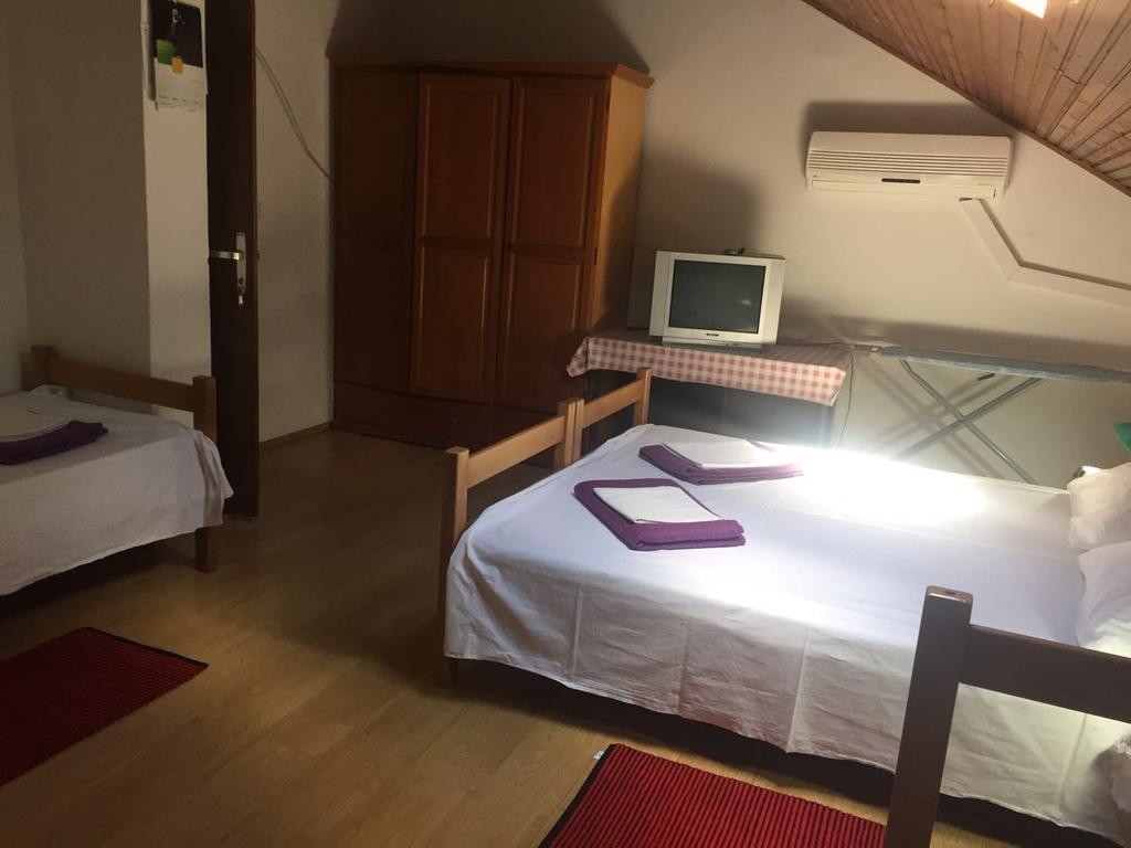 Crveno Zlato Hotel Biograd Na Moru Eksteriør billede