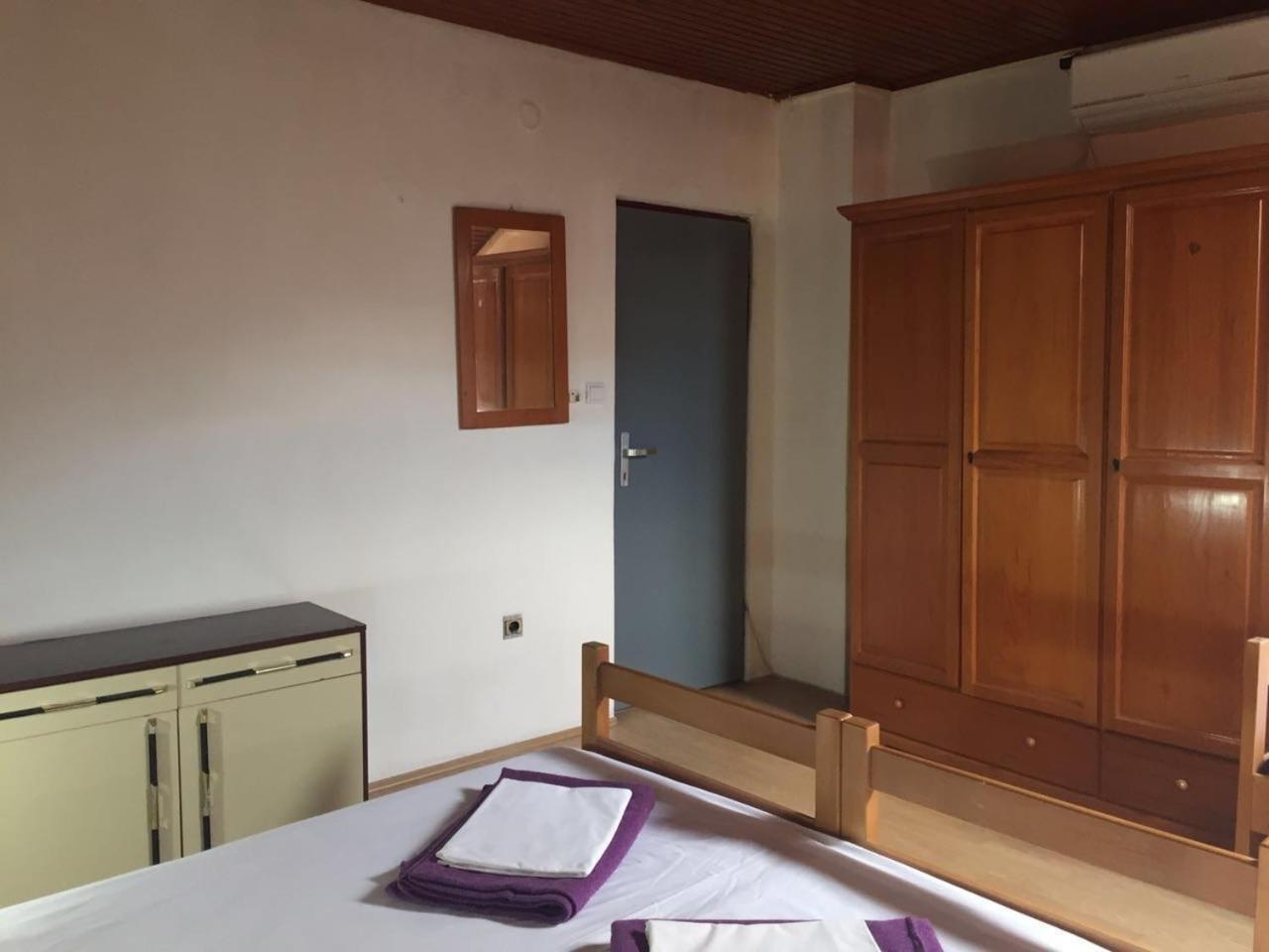 Crveno Zlato Hotel Biograd Na Moru Eksteriør billede