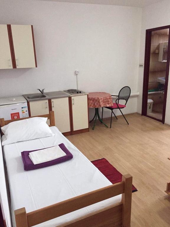 Crveno Zlato Hotel Biograd Na Moru Eksteriør billede