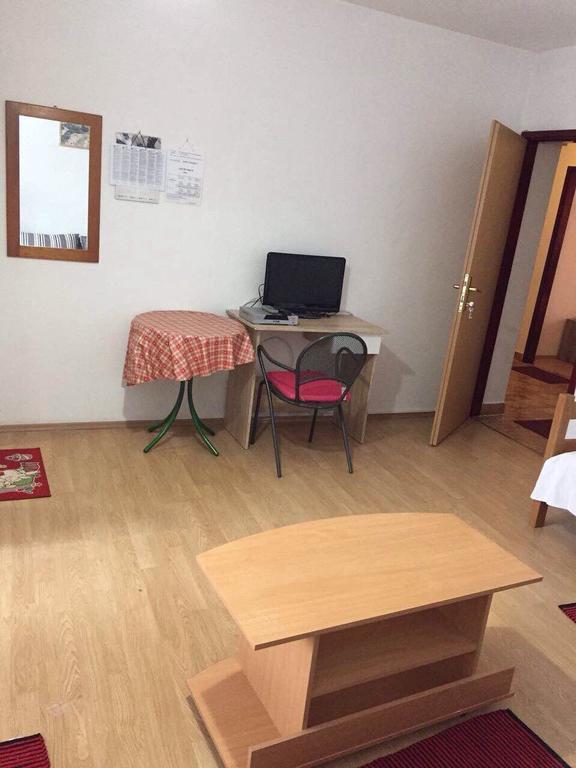 Crveno Zlato Hotel Biograd Na Moru Eksteriør billede